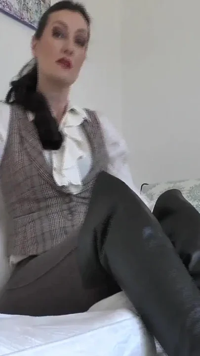 Lick My High-heeled Boot Soles Clean with Your Tongue Lady Victoria Valente