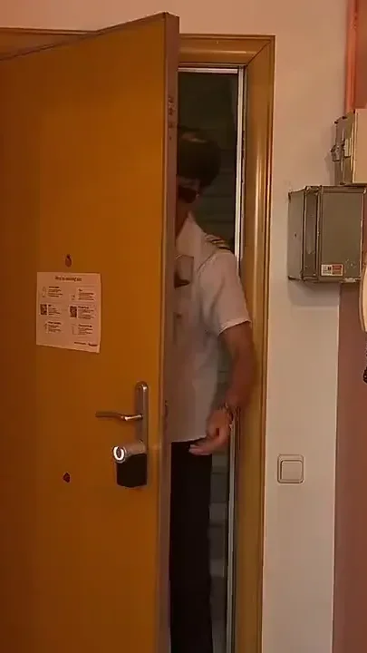 Beautiful Big-assed Flight Attendant Fucks the Pilot After a Long Flight