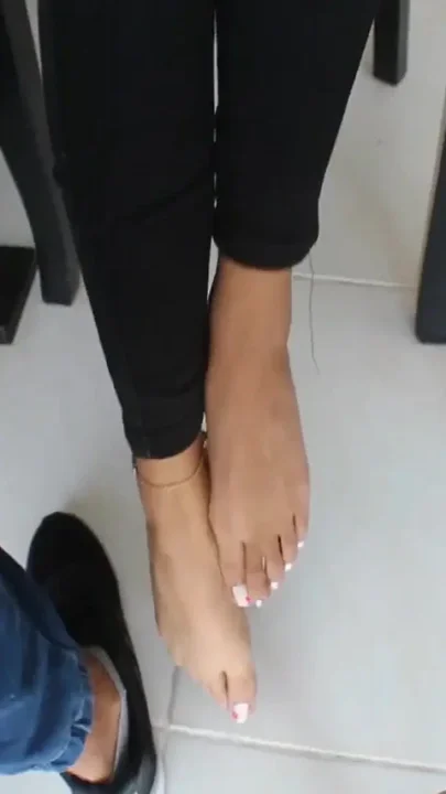 Footjob Ends in a Delicious and Hard Fuck - Porn in Spanish