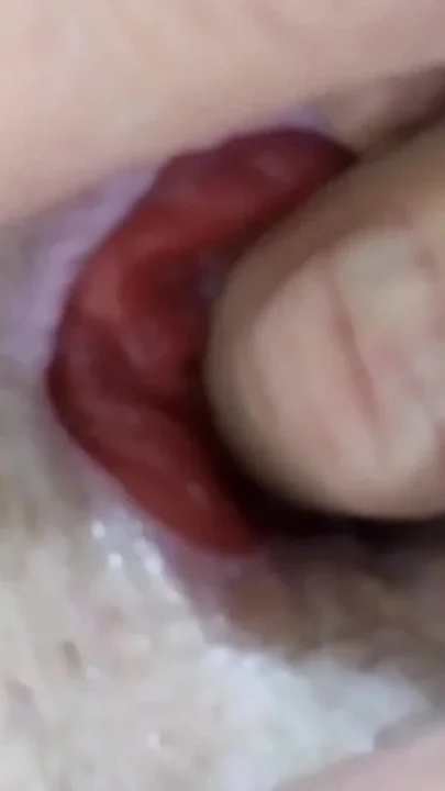 Lizzy Yum 2022 2 - My glory hole - Up close
