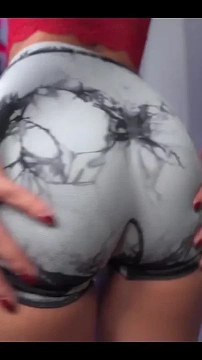Brunette with Perfect Ass Ready to Drain All Your Milk - Amateur Porn - Tara Rico
