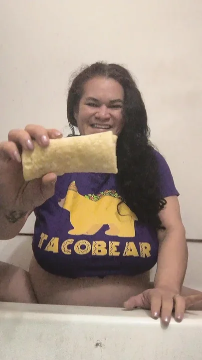 Haydee Rodriguez Fucks Her Hairy Taco with a Burrito