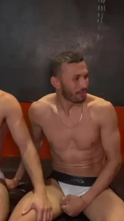 The sexy Galo used raw by Alton red