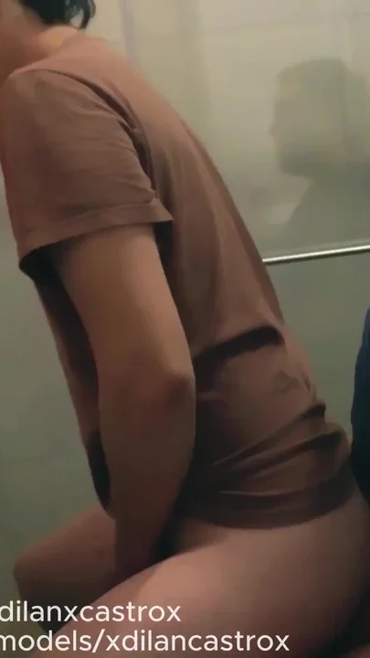 CRUISING I FUCK A TWINK ASSHOLE IN THE BATHROOM OF THE CLUB POOL AND CUM IN HIS