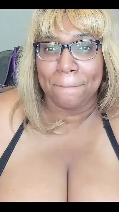 Josie Kiss