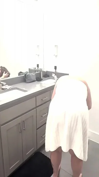 Fuck Me Quick in the Bathroom