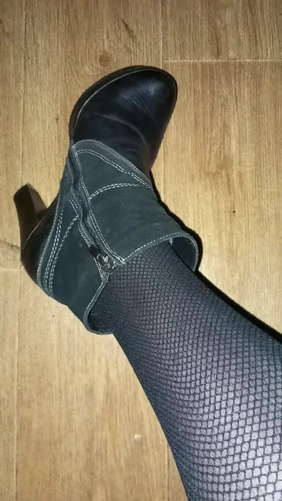 Cum on my boots Now