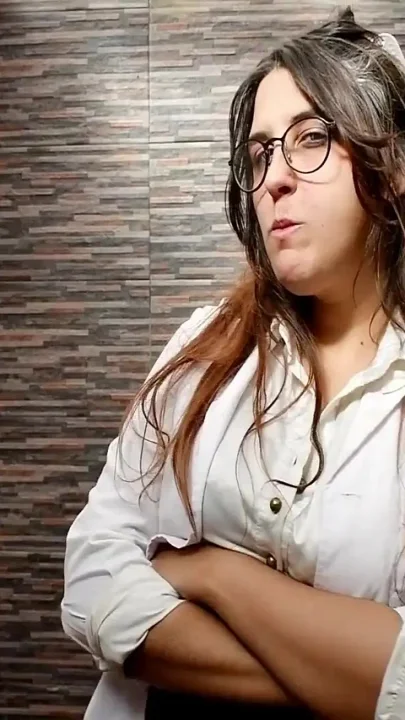 Science Girl Makes Big Bubblegum Bubbles and Squirts