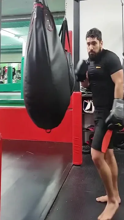 Knockout Fitness One Round Heavy Bag Boxing Workout - Get Punched upboxing