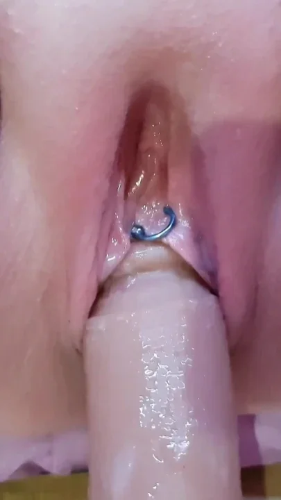 Misses Qeenorgasm tries out sex machine in her chubby pussy Clip 1