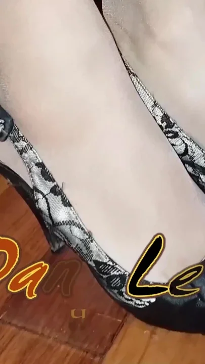 Tan Pantyhose and Sexy Heels with a Huge Fountain Cum of Dani Leg