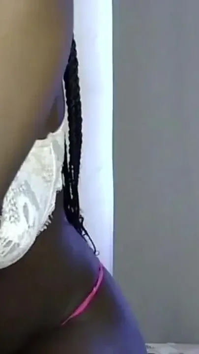 Lina - Ebony BJ Show - Close up Sucking Skills
