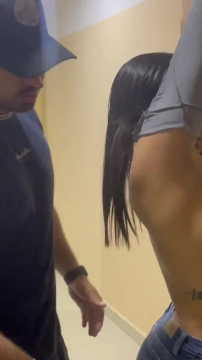 Big ass girl with huge tits lets a stranger fuck her on the first date Clip 1