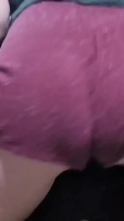 Teen Twerks Shaking Ass to Seduce Me