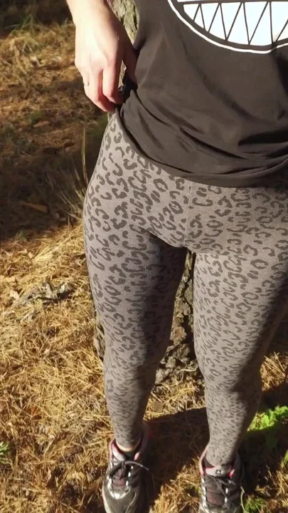 Girl Teases Her Big Cameltoe In Leopard Leggings Outdoors Clip 1