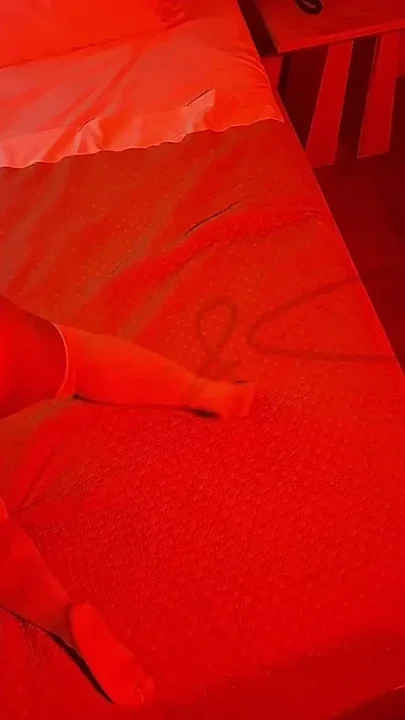 The Influencer Debuts with a Well-endowed Man Without a Condom and Covered in