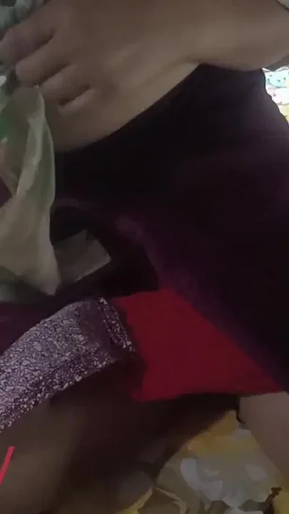 Bf sanga raat vari chikayera aauda ni kati na pugeko yo puti lai laado le Clip 1