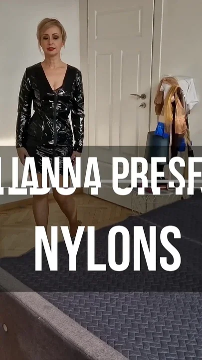 Double Dildo Fun in Seamed Nylons - Part 1
