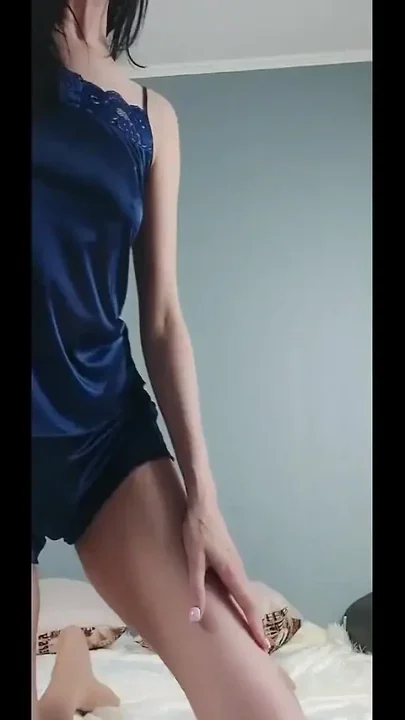 MILF Erotically Moves and Wiggles Her Ass She Really Wants Your Cock to Enter