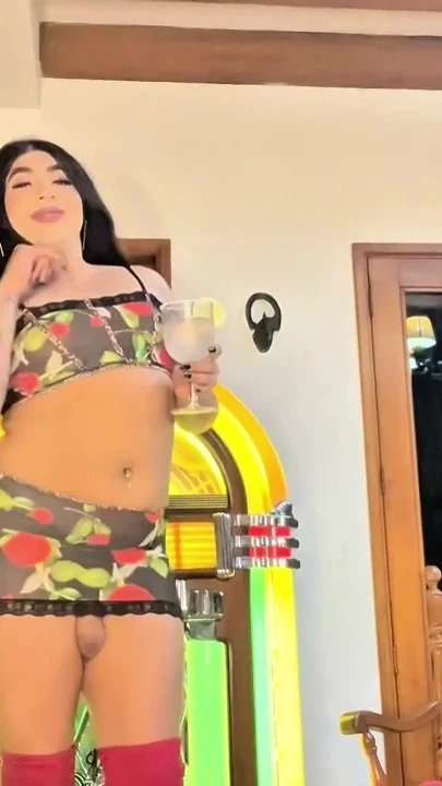 Giantess V Bundle Style Party Shrink & Gummy Swallows