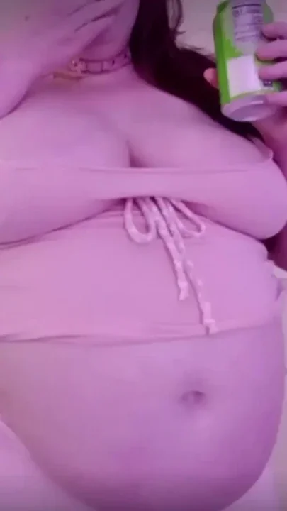 Big Bellied Fat Feedee Clip 1