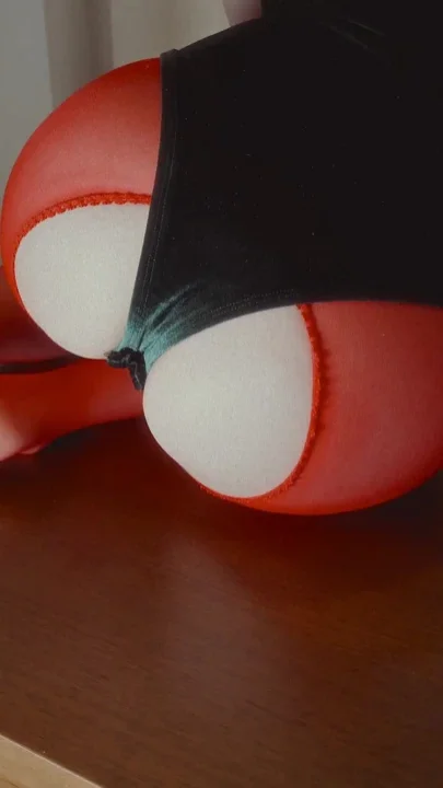 Anal Fisting in Red Pantyhose
