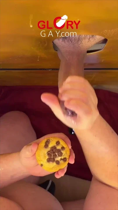 Cookie & Cream Xmas He shoots then I eat the whole cum-soaked cookie You eating