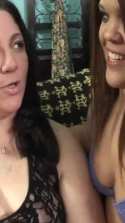 Hot BBW gets pussy satisfied by two experienced MILF midgets