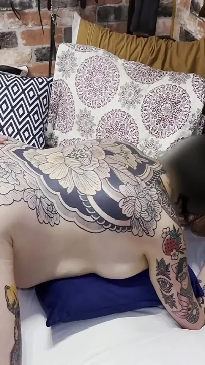 She Milks the Cum Out of My Cock with Her Cunt
