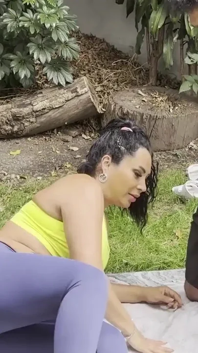 Yoga Class with Gali Diva Mexico Clip 2