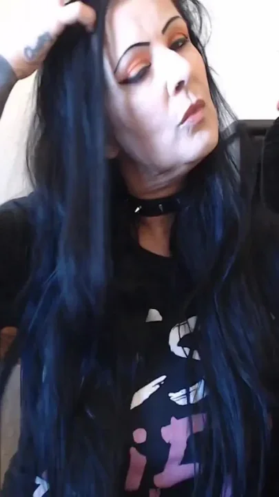 Nice closeup goth smoker