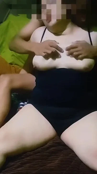 wife who his in a relationship On the verge of orgasme Clip 1