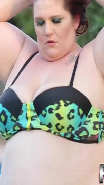 SSBBW Princess Gemini Sucks and Fucks at the Pool