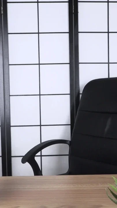 Horny Secretary Takes a Much-needed Foot Tease Break in the Office