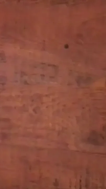 Suckgin straight cock in glory holes