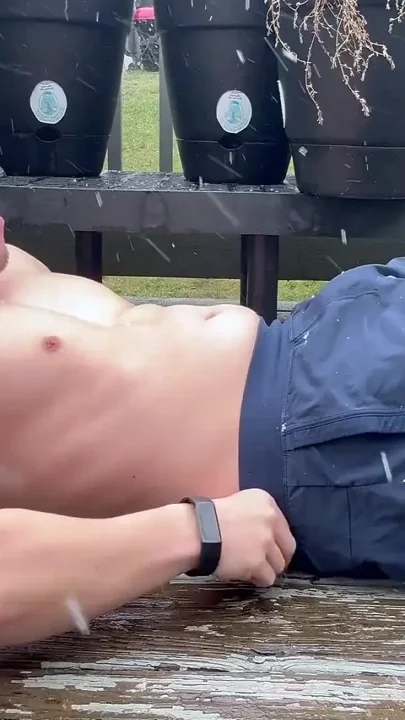 Snowy Flex & Freeze Muscular Asian Stud Jerks off in Wild Blizzard