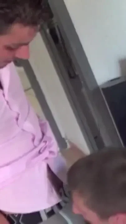 Yougn straigth used by his friend