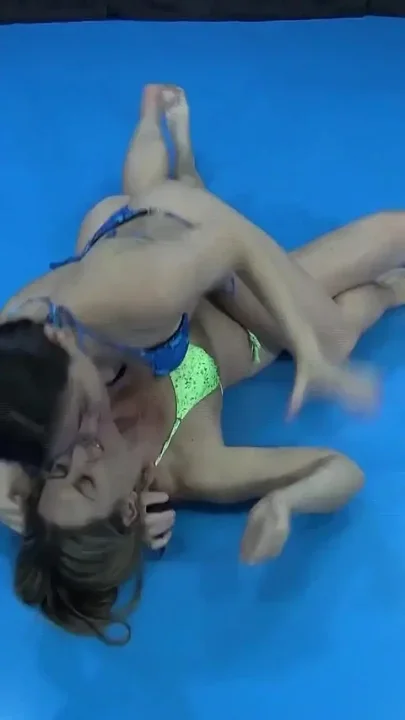Three Super Sexy Chicks Trying Something New at the Gym