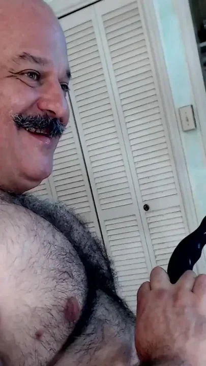 Bullmusclejoe Uses His Friends Dildo to Taste His Own Ass