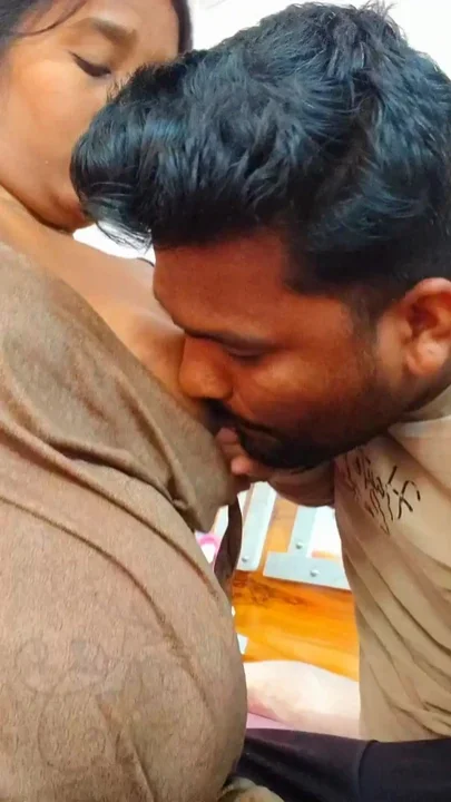 Mere jija muze aapna land dikhaye unko mere boobs me aapna land dalne me bahot