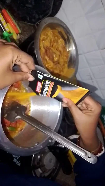 My wife bana rahi hai chicken curry Clip 1