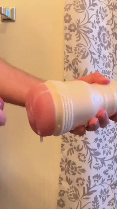 Huge cum explosion from fucking my fleshlight Clip 1