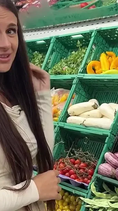 A Teacher Saw a Student Choosing Cucumbers at a Store but Noticed She Had