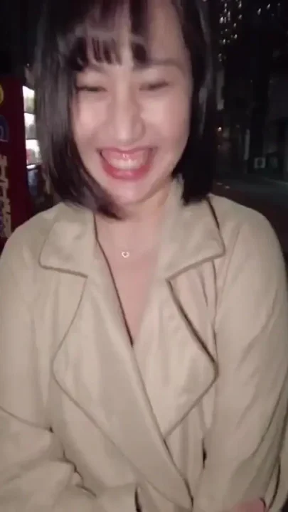 General Ripple - a Sensitive Cutie Shows Her No-hands Trick on a City Acme Walk Chapter-5