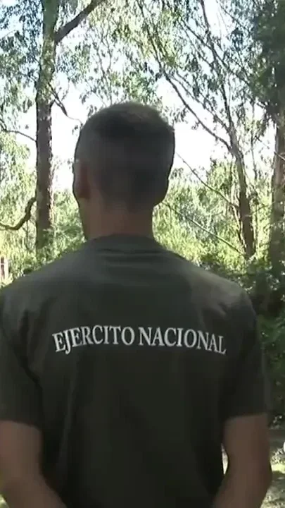 Twink fucked outdoor by military boy in unjiform