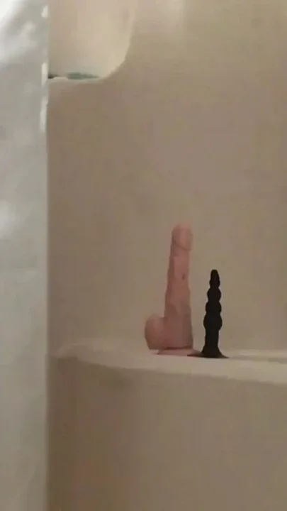 Calimlf in the shower playing with myself