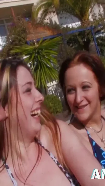 Leslie Fox and Savanah Andrea group sex with anal