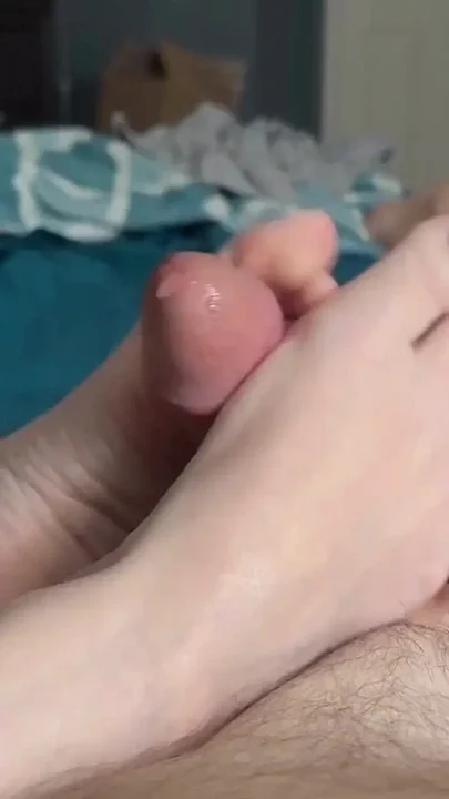 Barefoot Wifey Gives You a Footjob and Takes a Nice Load on Her Freshly Coloured