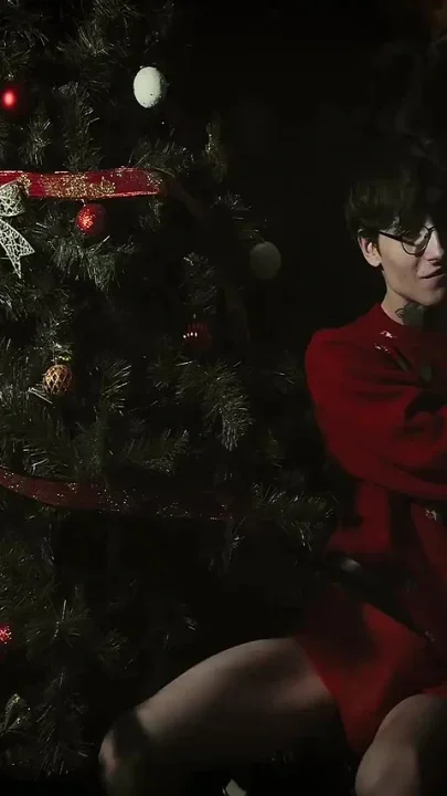 Jerking off Under the Christmas Tree