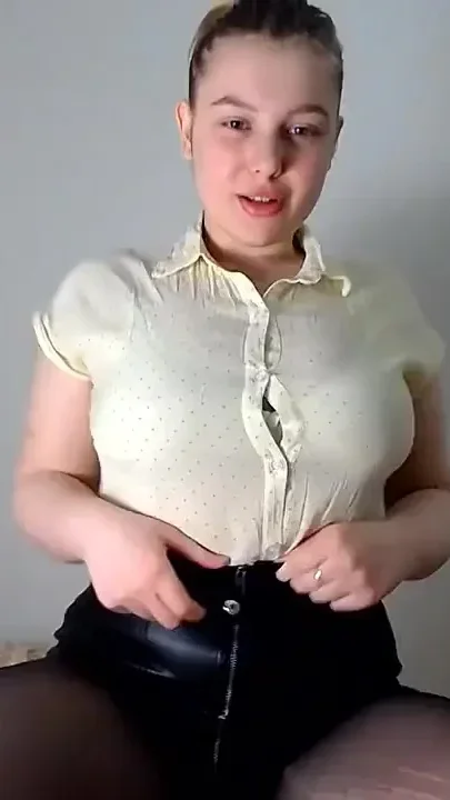 New Exlusive Content for Onlyfans Slovly Striptease